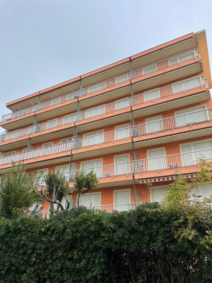Residence Laura Bordighera Exteriör bild